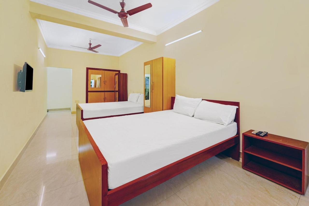 Hotel Yadvik Chennai Exteriör bild