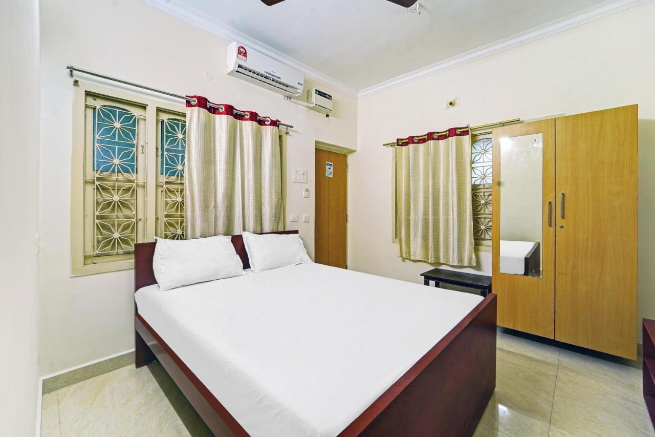 Hotel Yadvik Chennai Exteriör bild